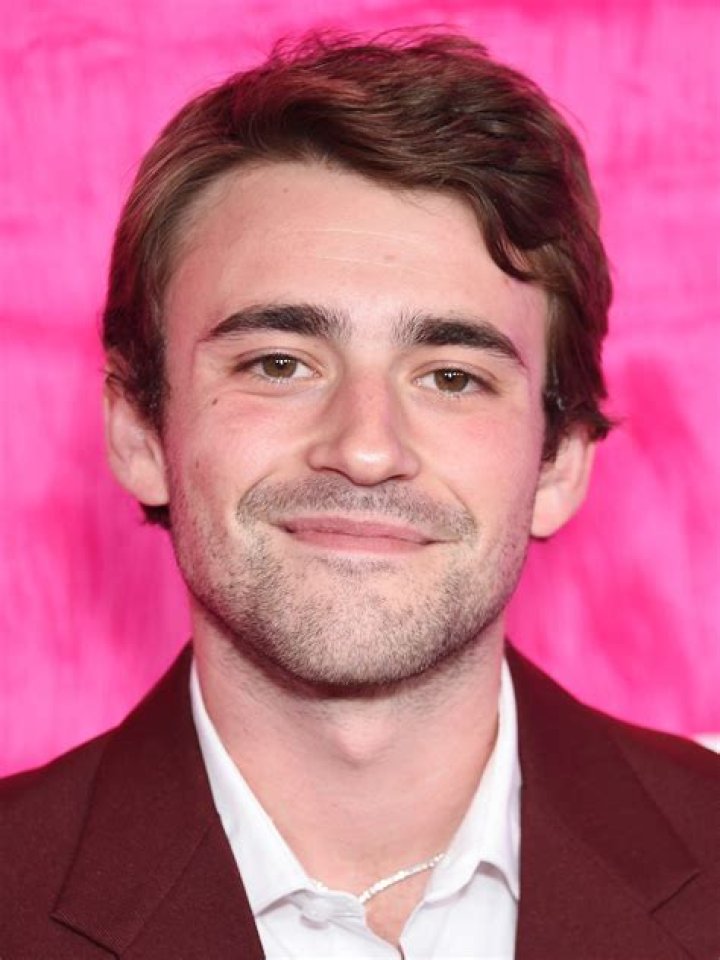 Charlie Rowe
